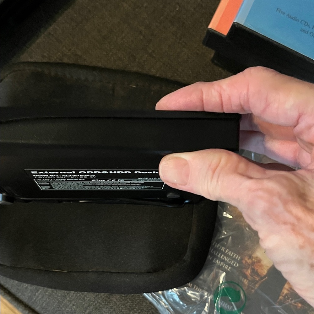 External CD/DVD Drive - Picture 7 of 11